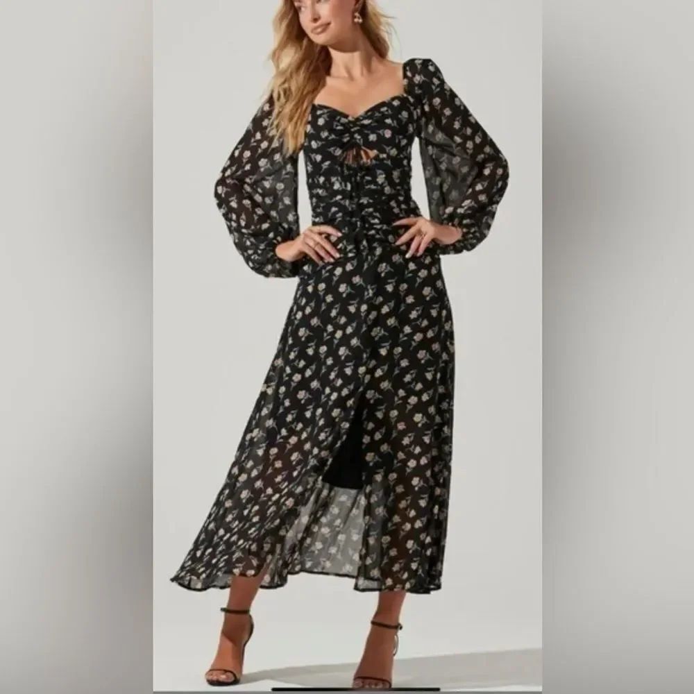 NWOT NWT Astr Puff Sleeve Sweetheart Neck Midi Dress - black floral size S D2